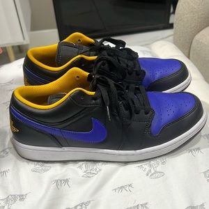 2022 Air Jordan 1 low “Lakers”